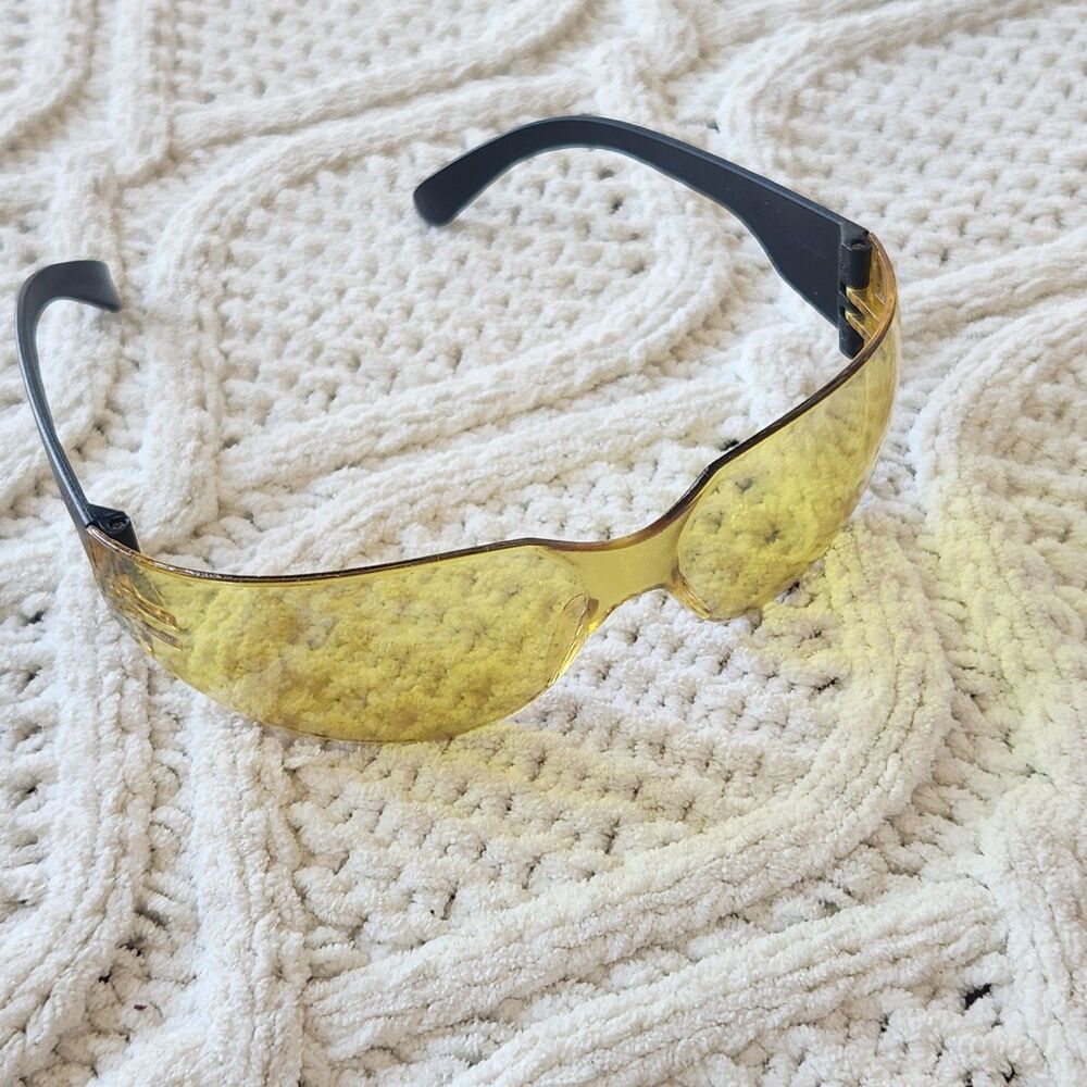 Yellow Tint Moto Sunnies